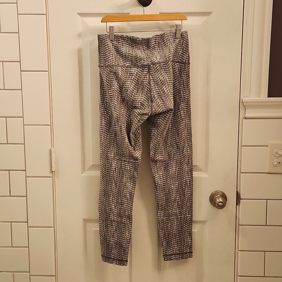 Lululemon High Rise Wunder Under 25" - Picture 7 of 8